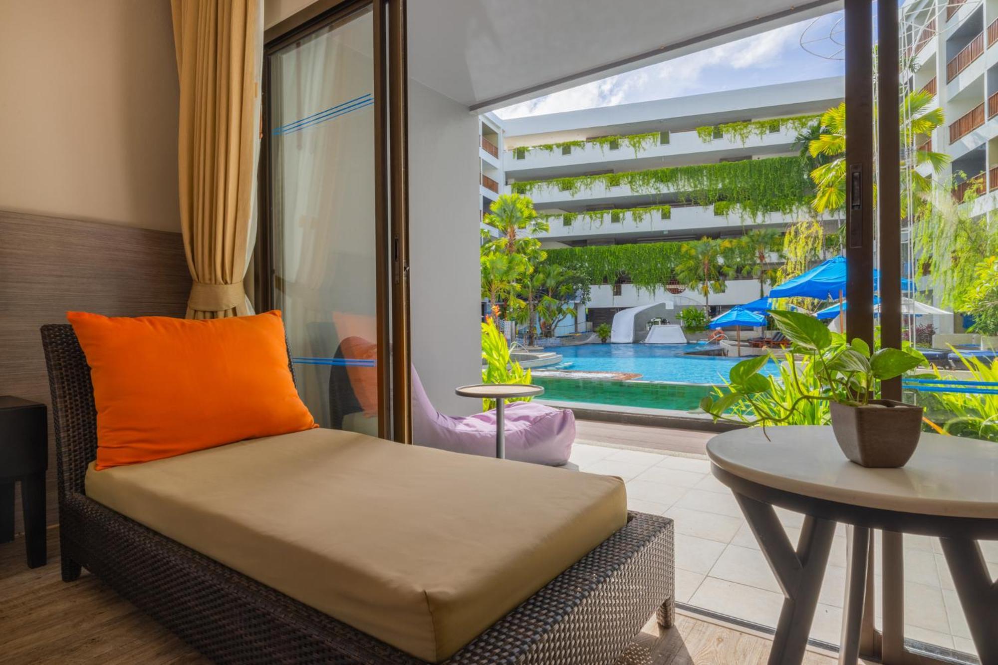 Deevana Plaza Phuket - Sha Extra Plus Patong Esterno foto