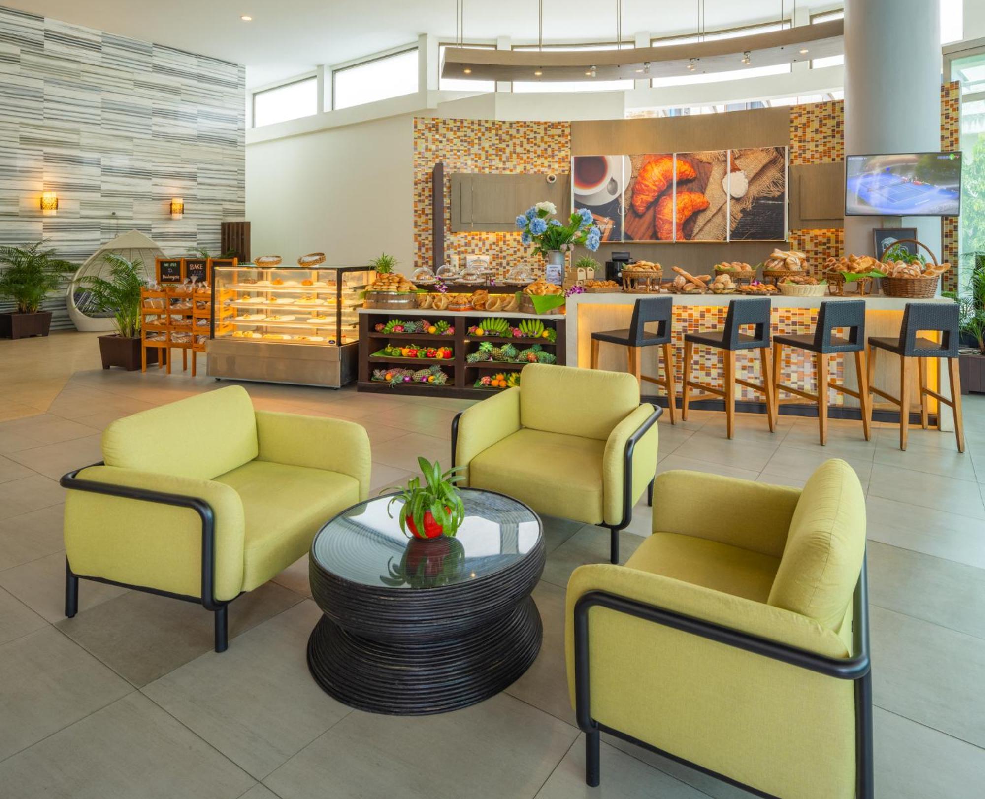 Deevana Plaza Phuket - Sha Extra Plus Patong Esterno foto